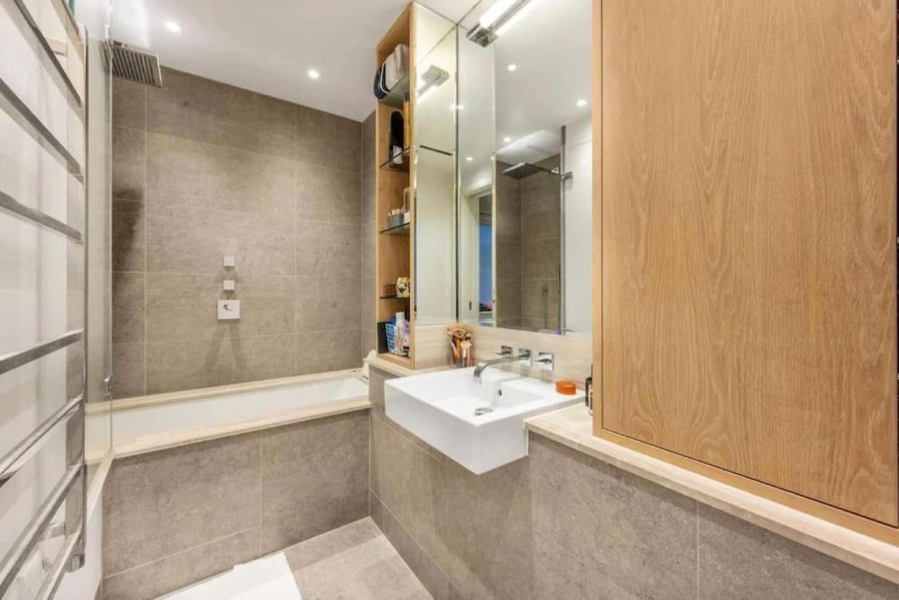 Posh 3 Bedroom Flat With Terrace And Indoor Fireplace In Mayfair, Near Hyde Park Londyn Zewnętrze zdjęcie