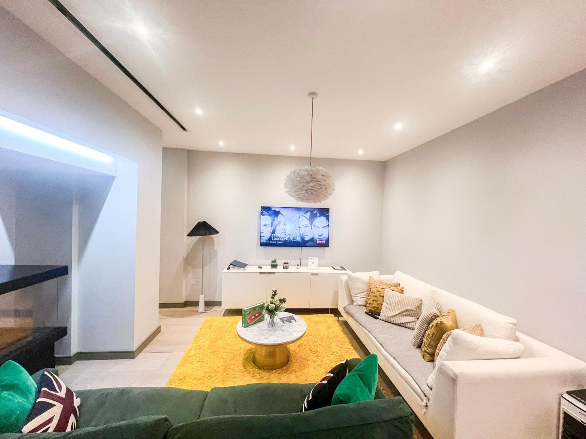 Posh 3 Bedroom Flat With Terrace And Indoor Fireplace In Mayfair, Near Hyde Park Londyn Zewnętrze zdjęcie