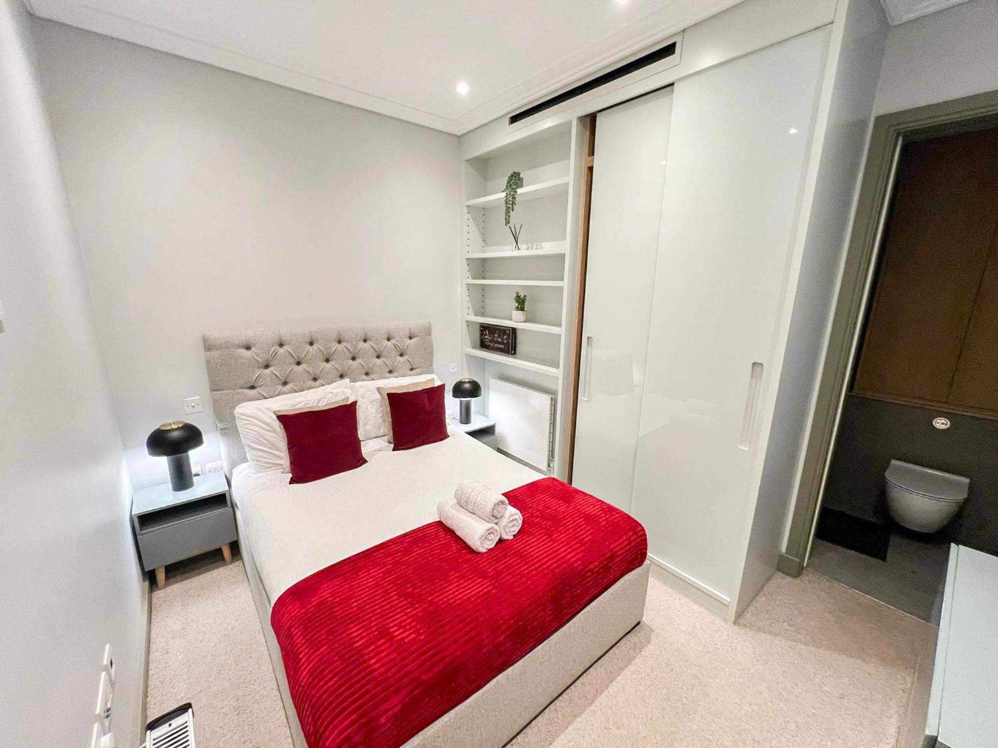 Posh 3 Bedroom Flat With Terrace And Indoor Fireplace In Mayfair, Near Hyde Park Londyn Zewnętrze zdjęcie