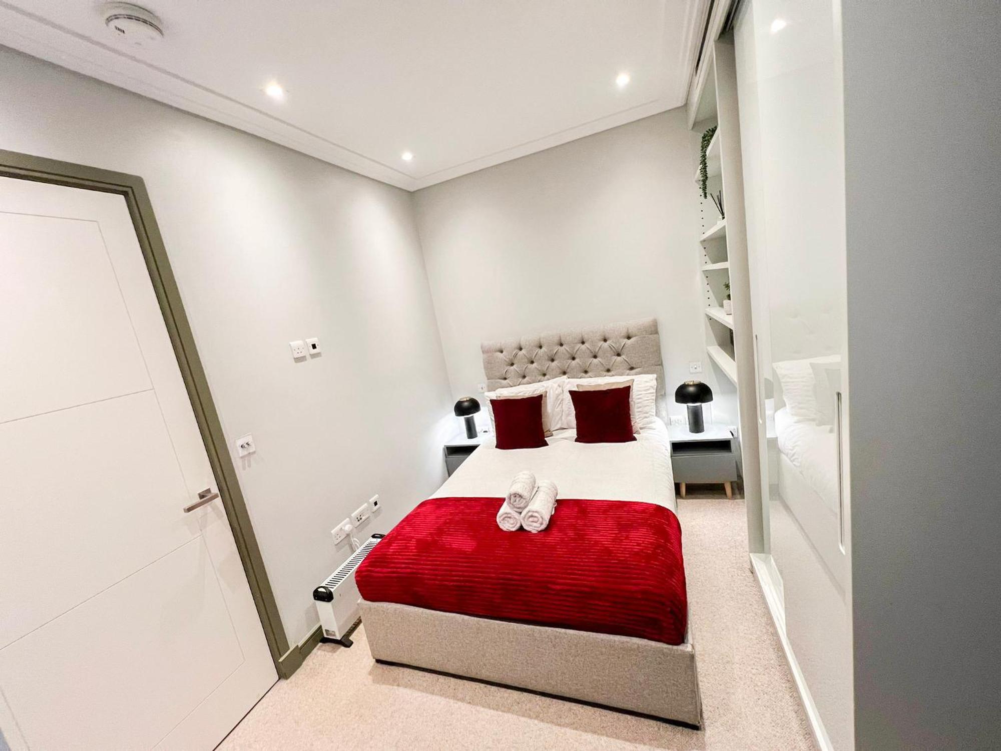 Posh 3 Bedroom Flat With Terrace And Indoor Fireplace In Mayfair, Near Hyde Park Londyn Zewnętrze zdjęcie